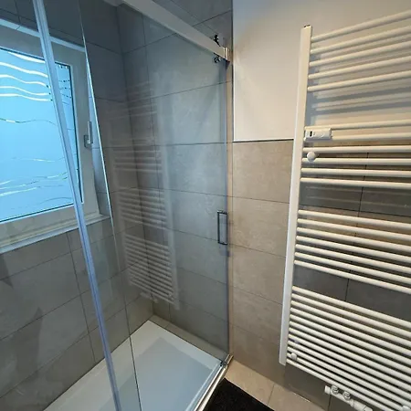 Zentrale Mit Terrasse Und Weinbergblick *