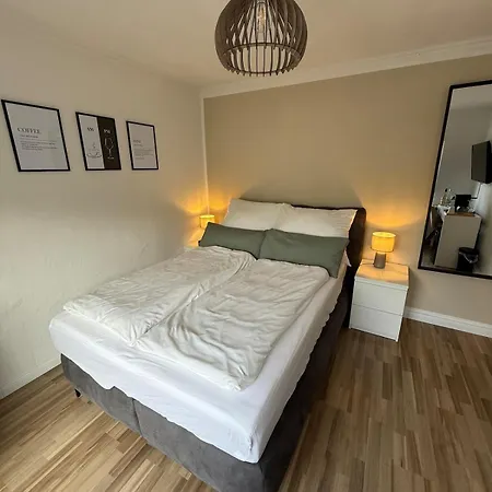 Zentrale Mit Terrasse Und Weinbergblick *