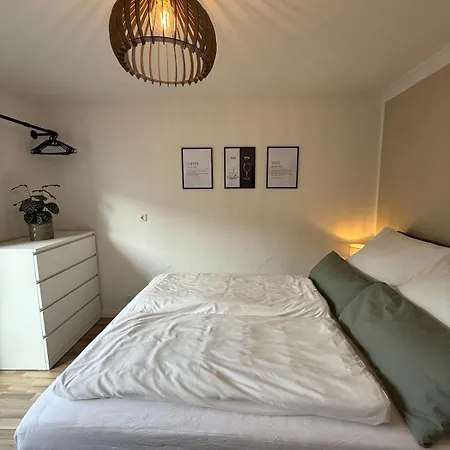 Zentrale Mit Terrasse Und Weinbergblick * באד נויאנאהר-ארוויילר