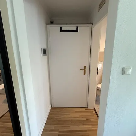 דירה Zentrale Mit Terrasse Und Weinbergblick