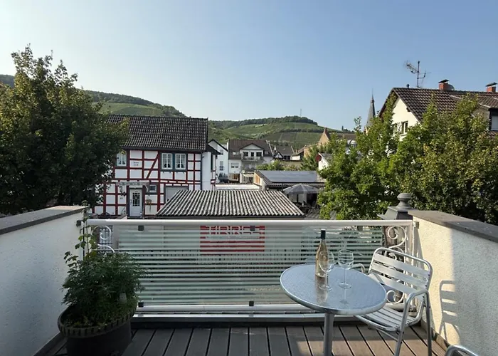 Zentrale Mit Terrasse Und Weinbergblick Appartement *