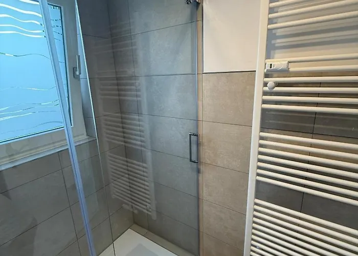 Zentrale Mit Terrasse Und Weinbergblick *