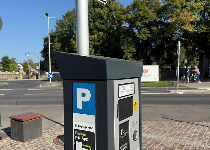 Zentrale Mit Terrasse Und Weinbergblick